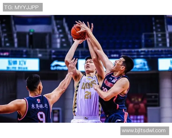 印度队与阿曼队激战正酣谁能在这场较量中笑到最后 印度队与阿曼队激战正酣谁能在这场较量中笑到最后