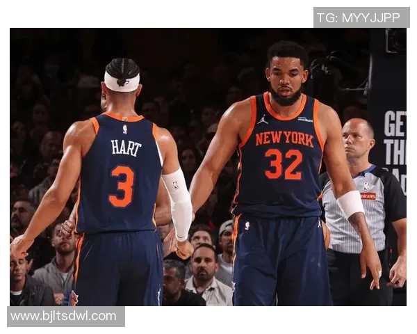 尼克斯与活塞季前赛精彩对决展现新赛季球队实力与战术风格